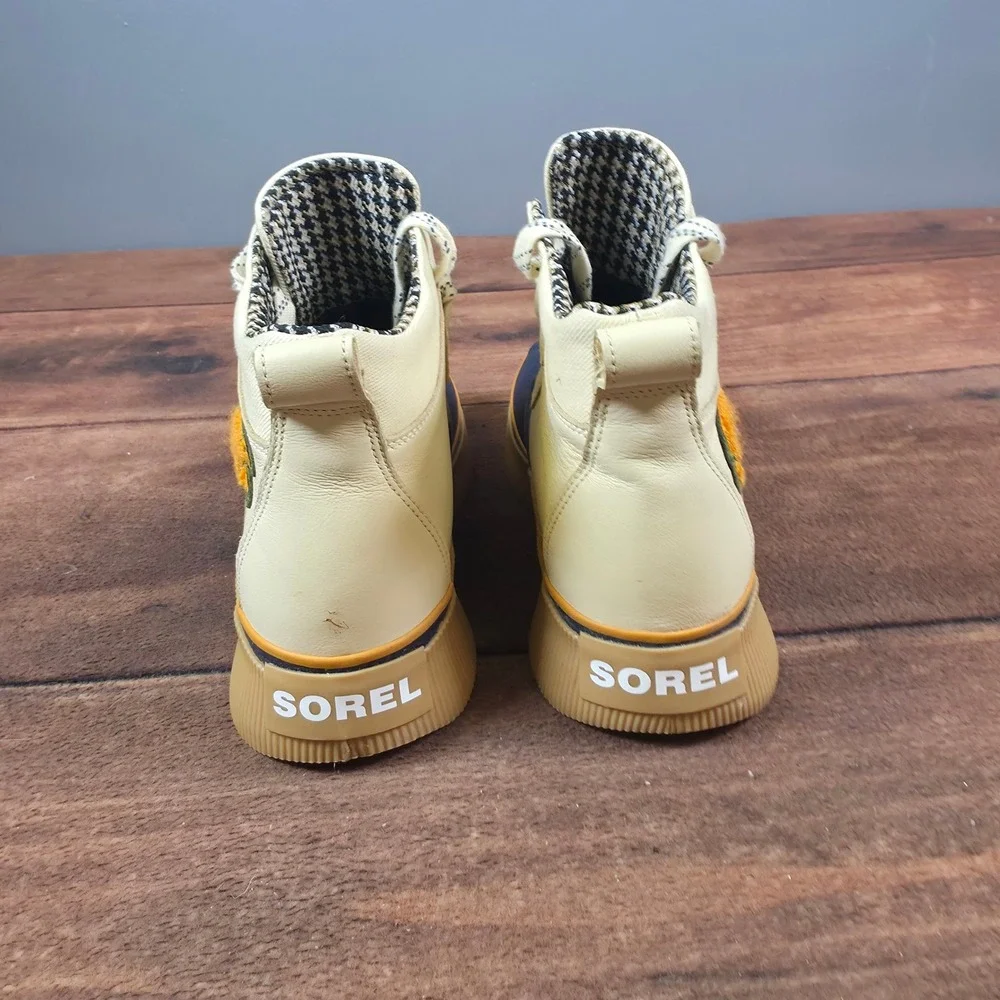 Sorel Out N About III Conquest Womens 9 Beige Good Waterproof Duck Boots